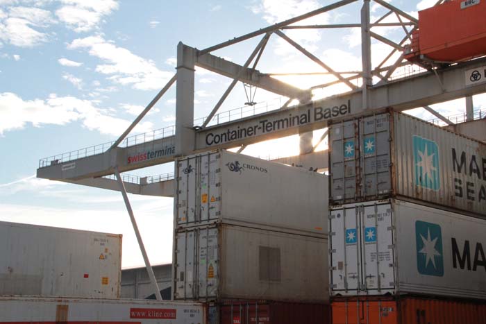 Containerhafen in Basel